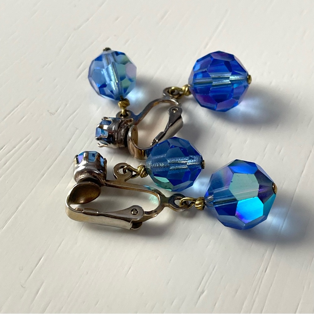 π¨π¨FINAL SALE!!π¨π¨Vintage silvertone blue AB Aurora Borealis crystal clip earrings - Picture 11 of 15